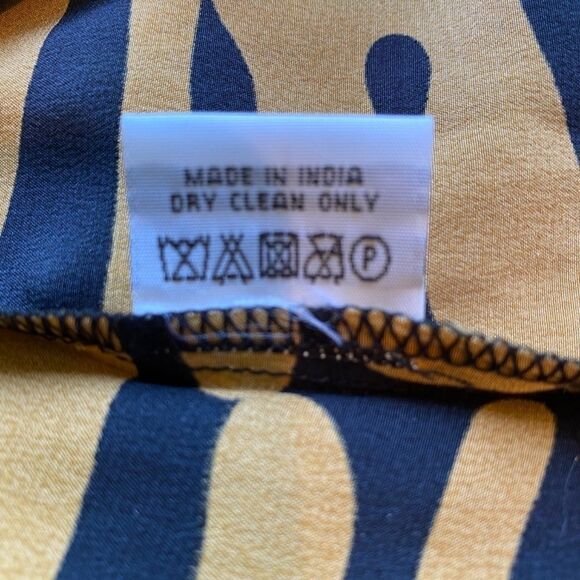 0145 What Goes Around Comes Around Print Blouse Shirt Size L NWT - Picture 8 of 10